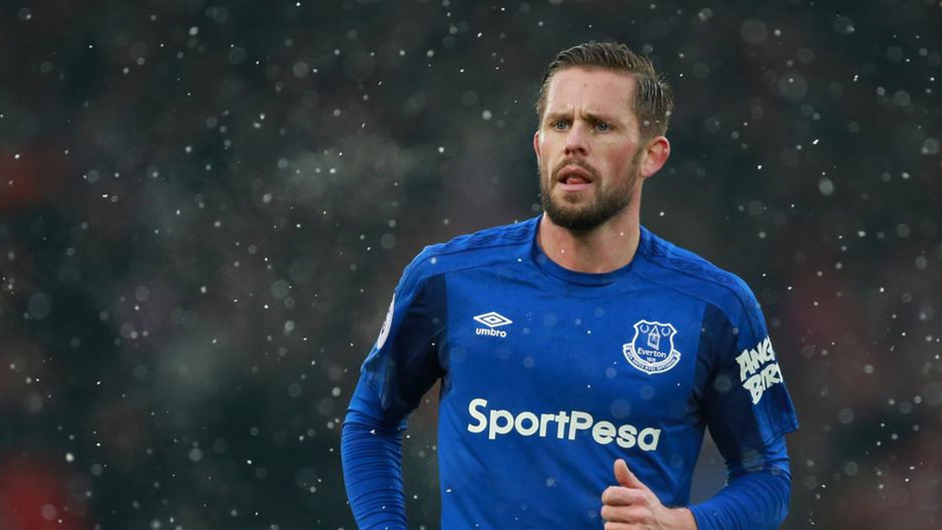 开云下载-蓝月之下，铁腰破晓，楚阿梅尼鏖战智利创纪录之夜